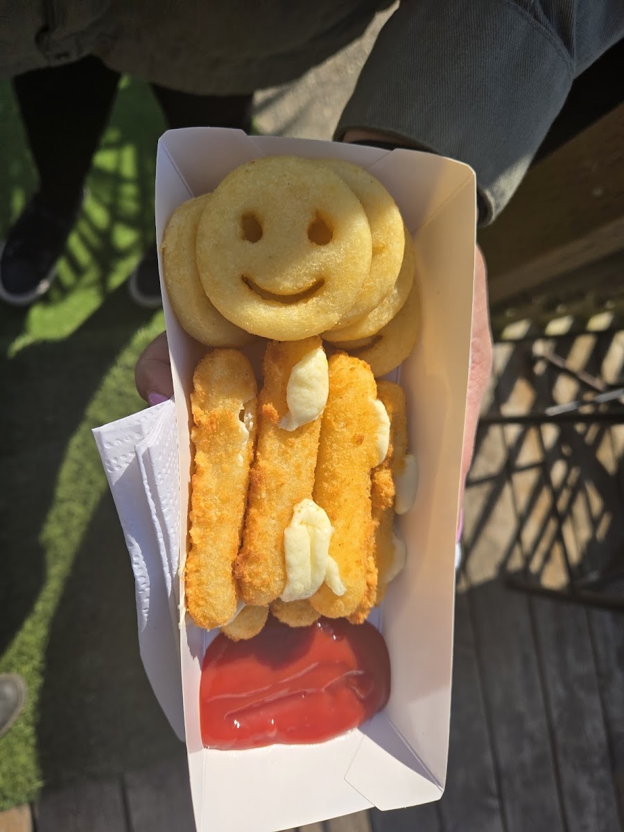 Hungry Otters Hot Dog Stand