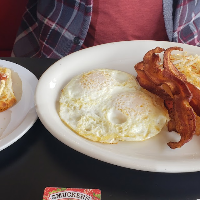 Eggs with Hashbrowns and Bacon
