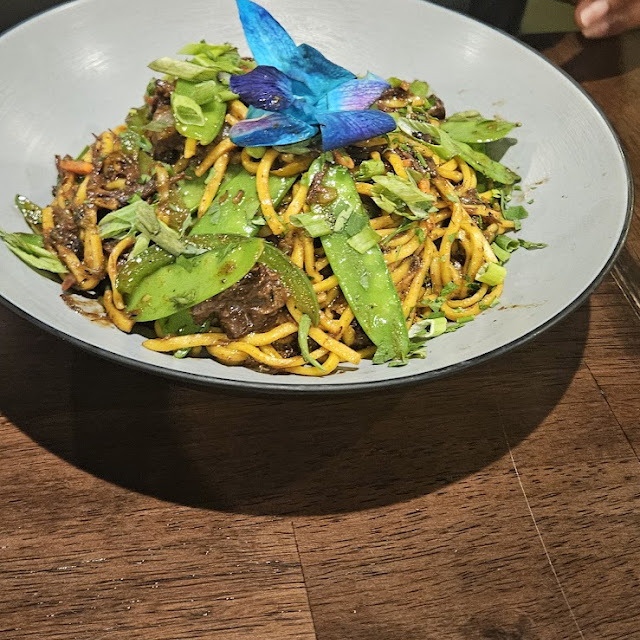 Oxtail Lo Mein