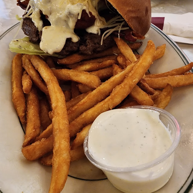 Mac Alfredo Cheese Burger