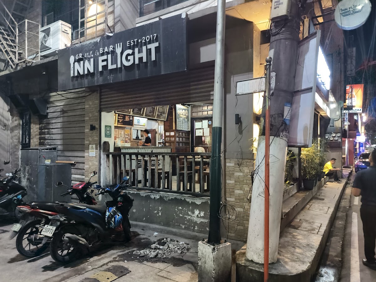 Inn Flight Grill And Bar