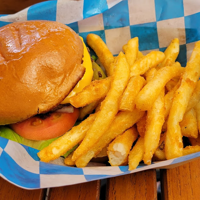Classic Cheeseburger