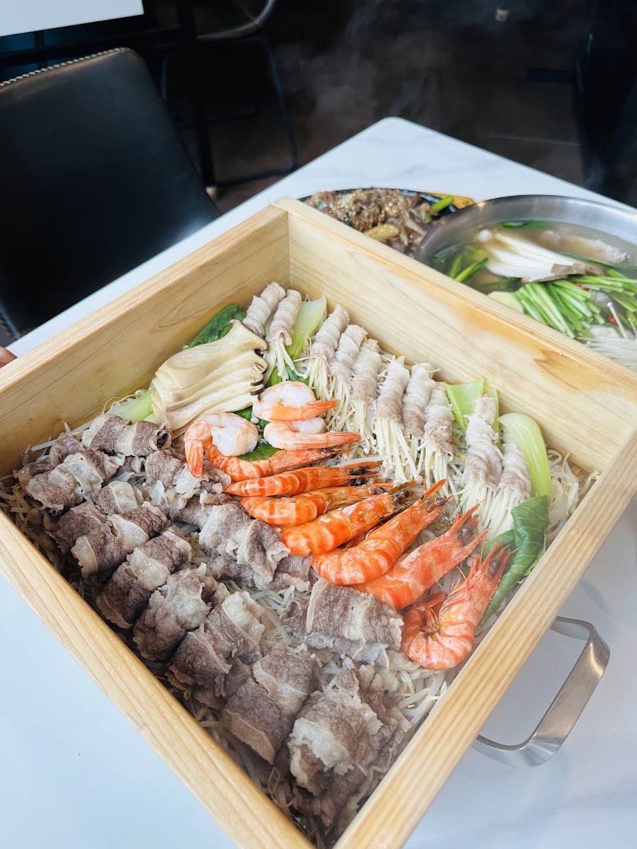 IZAKAYA SHABU DINING (이자카야 샤브다이닝)