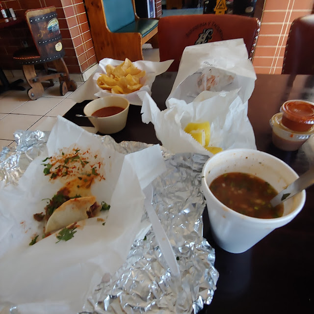 Consome De Birria Con Tacos De Birria