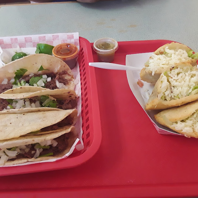 Gorditas de Picadillo Y Tacos de Barbacoa