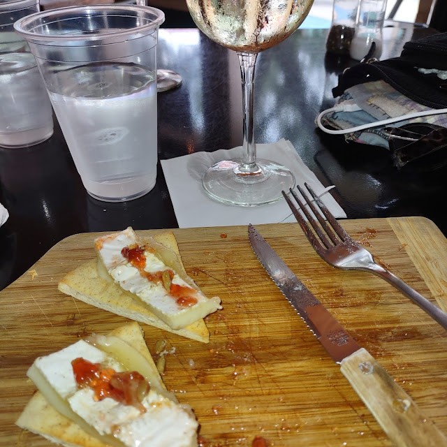 Baked Brie with Raspberry on Pita