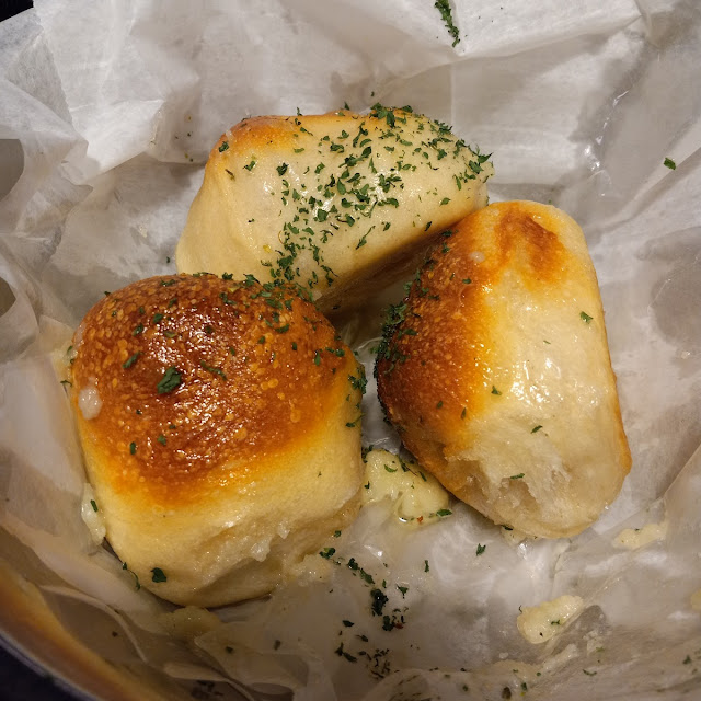 World Famous Garlic Rolls