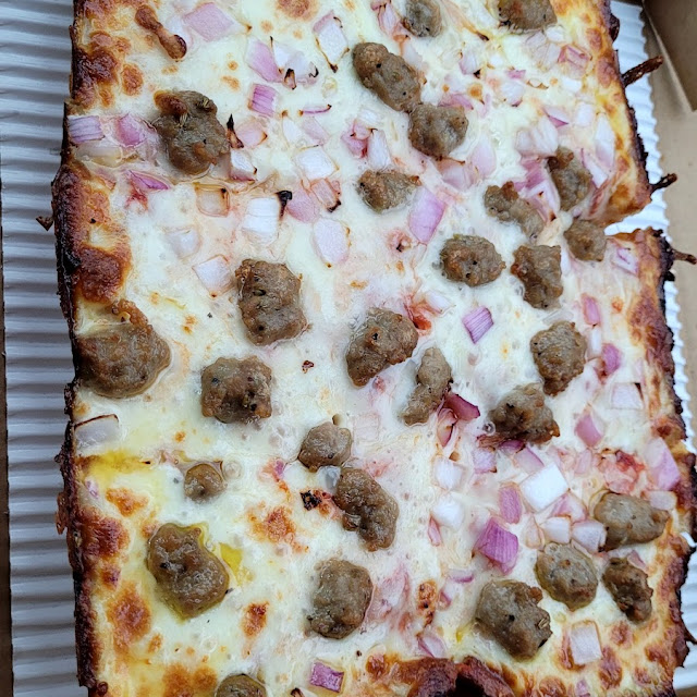 Small Square Sausage & Red Onions