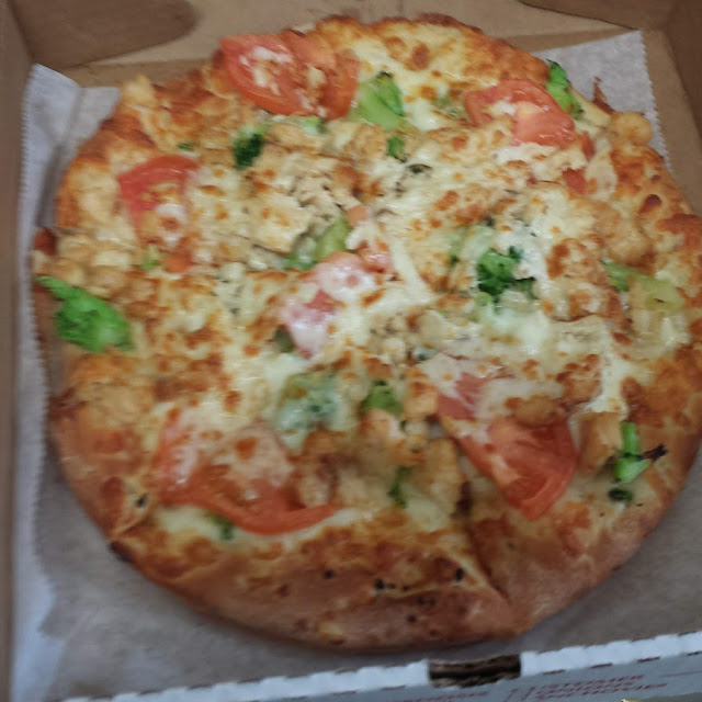 Calabrese Pizza w Tomatoe