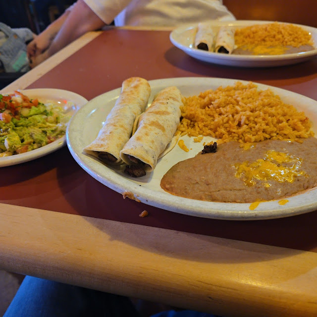 Cheese Enchilada & Chick Flauta
