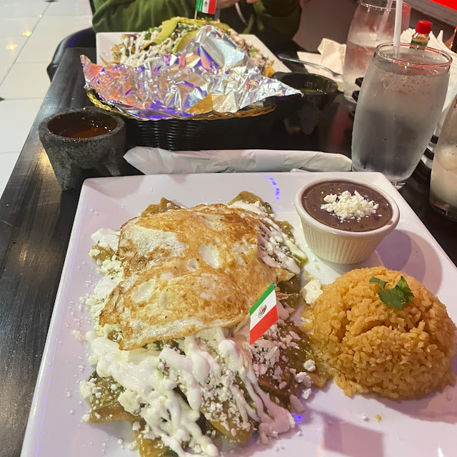Chilaquiles Verdes Con Huevos