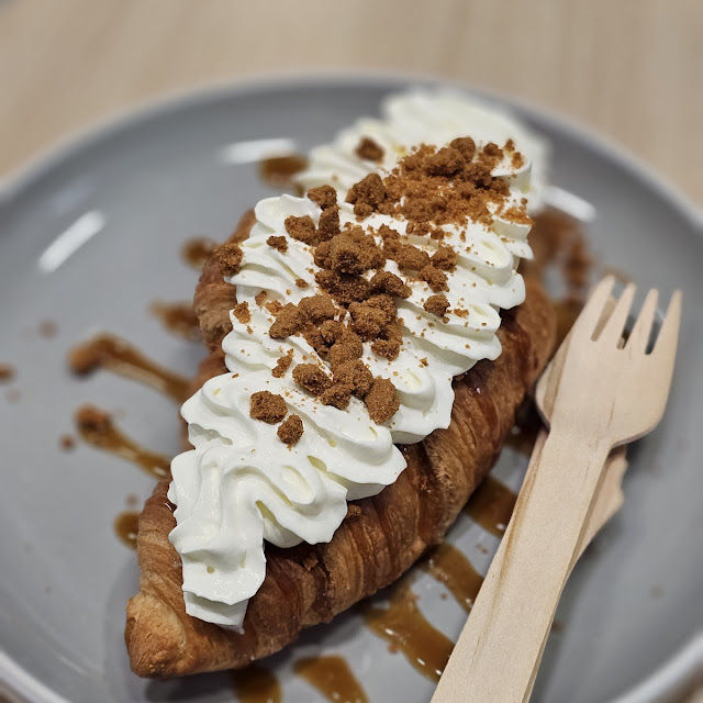Biscoff Croissant