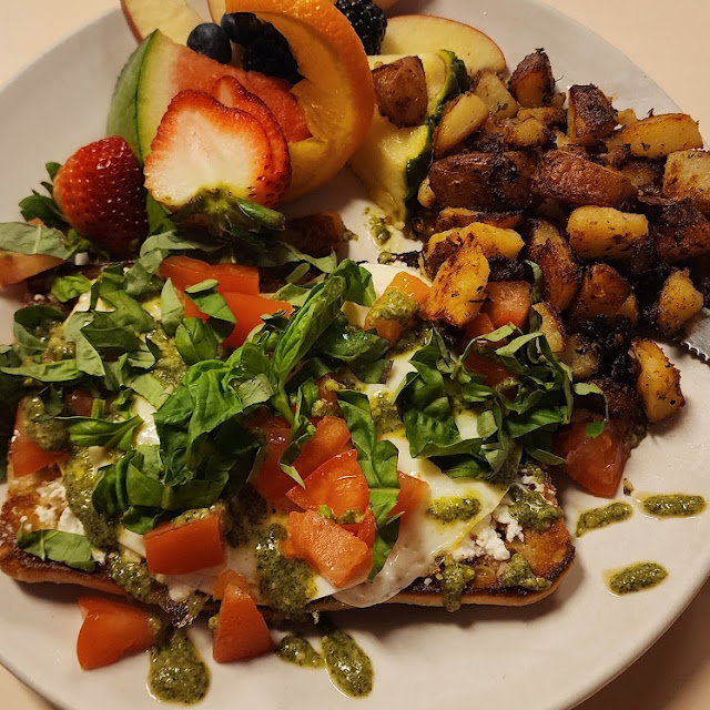 Tuscan Scrambled Eggs and Toast