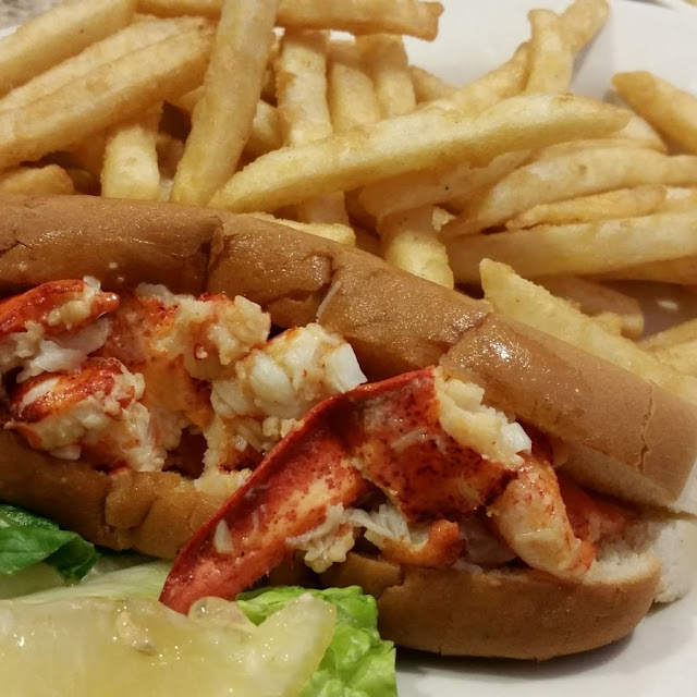 Hot Lobster Roll