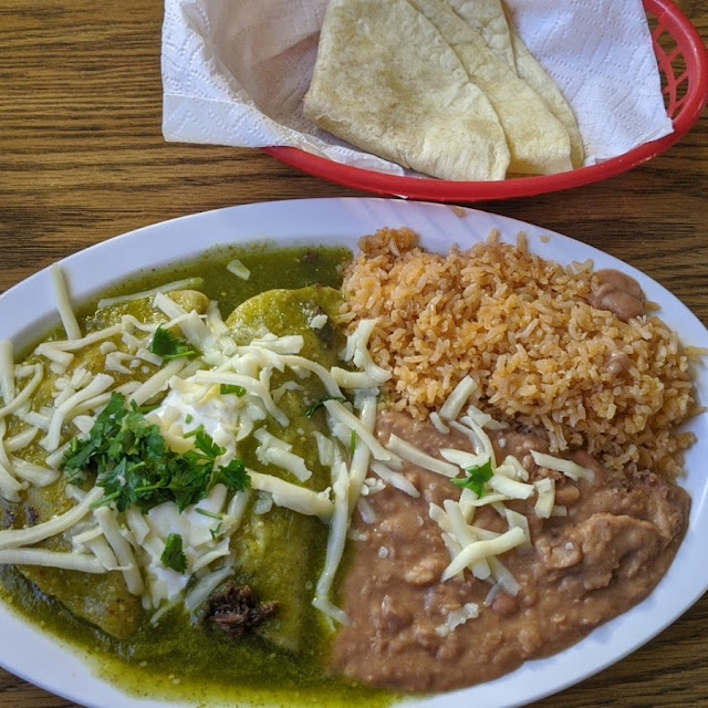 Tacos Dorados Con Arroz Y Frijoles