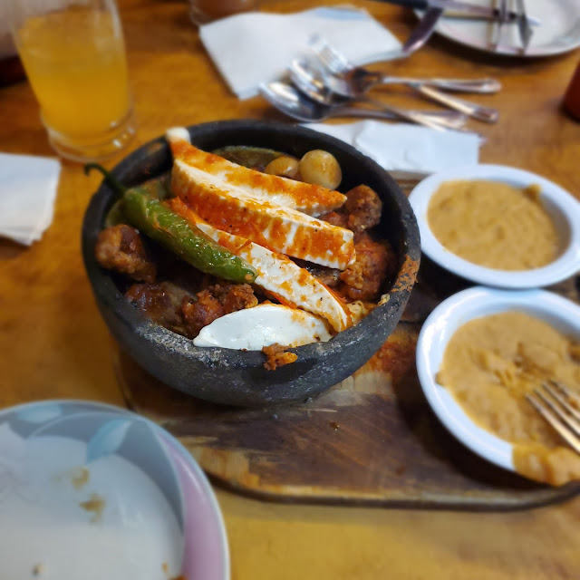Molcajete A la Mexicana