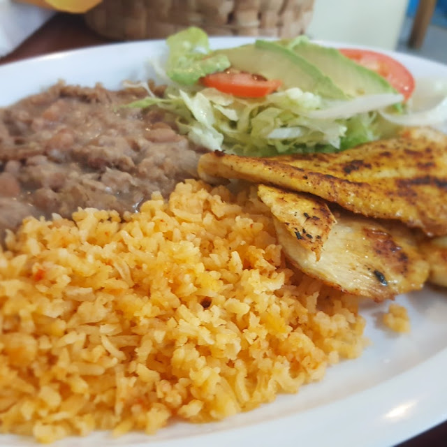Pollo A la Plancha Con Arroz