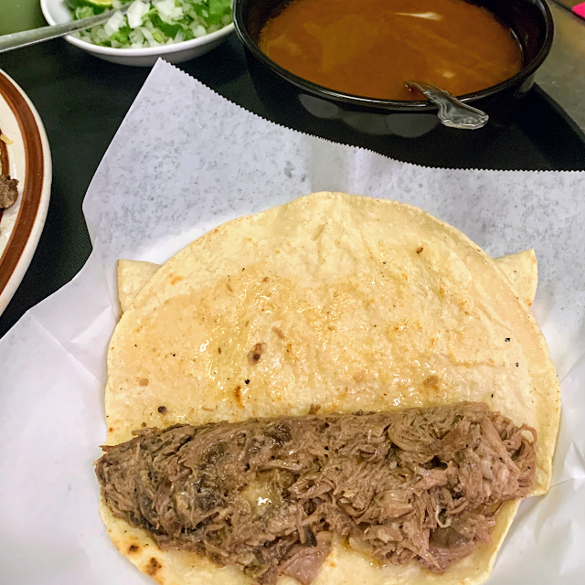 Tacos De Barbacoa Con Consome