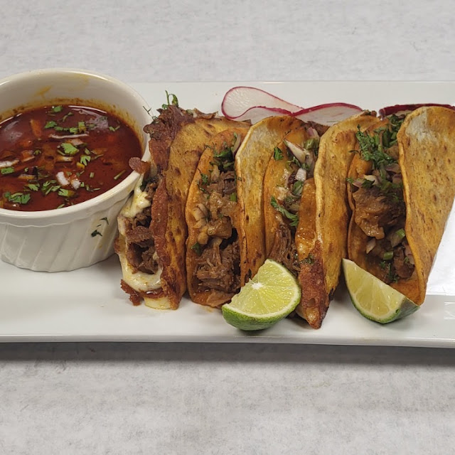 Tacos de Birria Con Consomé