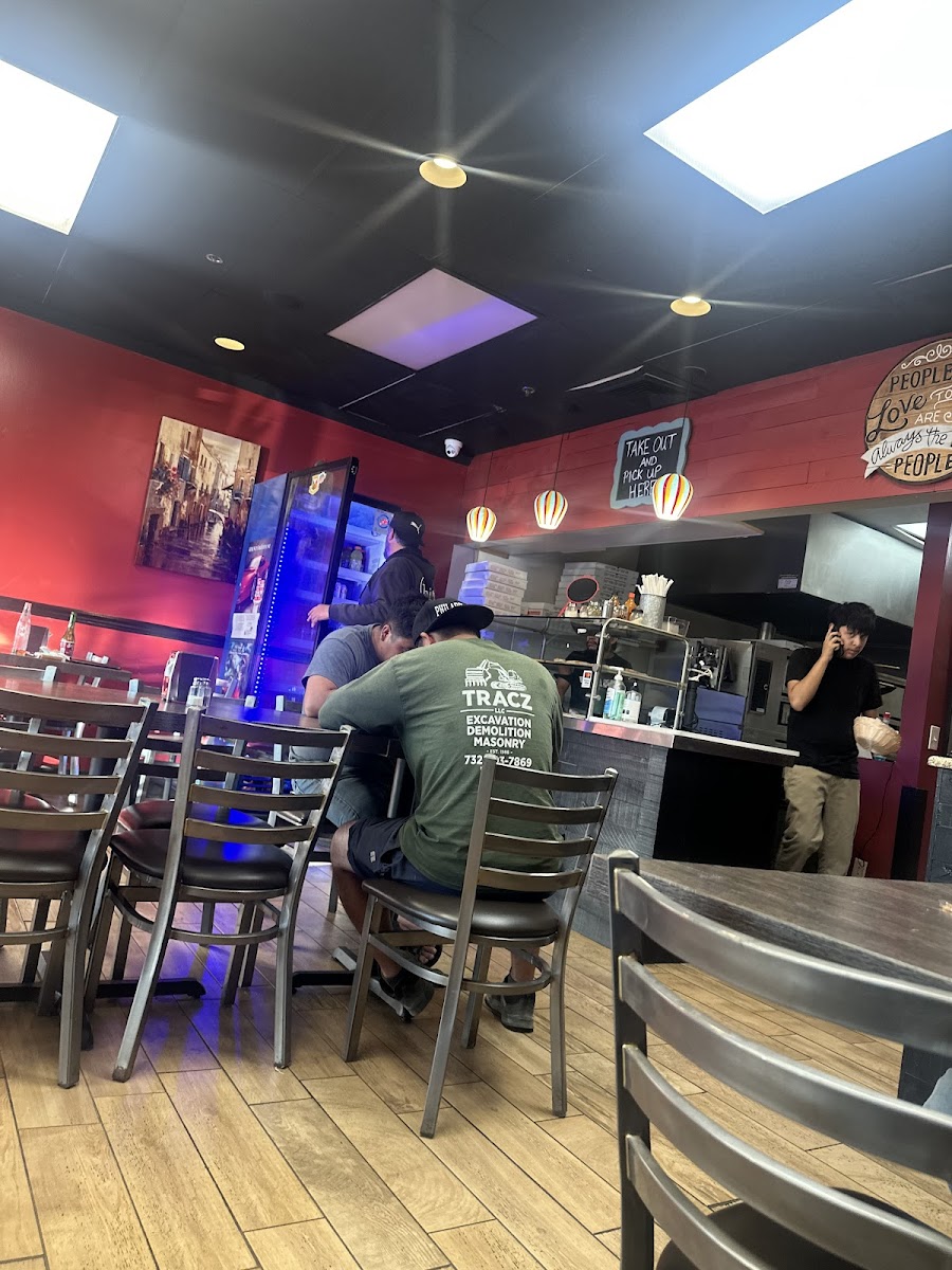 La Toscana Pizzeria & Restaurant