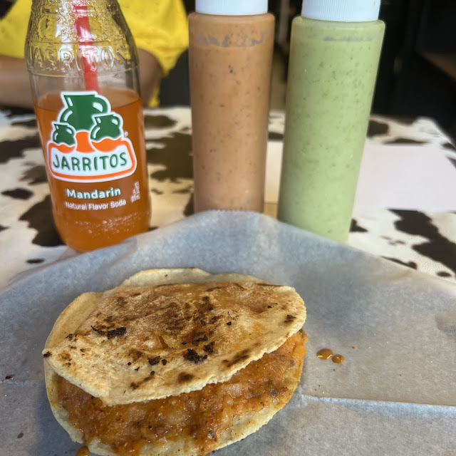 Gordita De Papá Con Chorizo and Tamarindo Jarrito