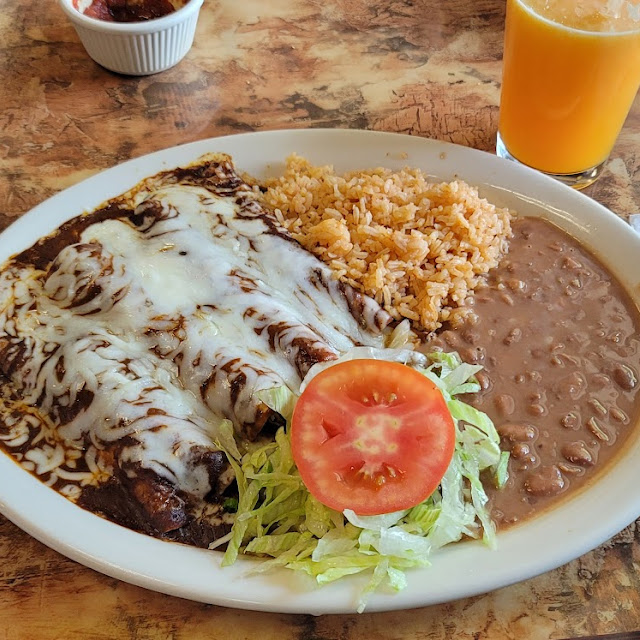 Pollo Enchiladas De Mole Pablano