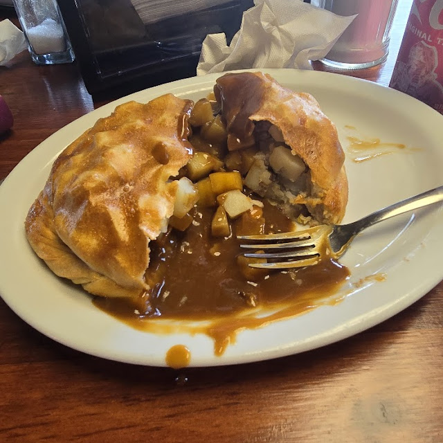 Traditional Beef Pasty with Gravey