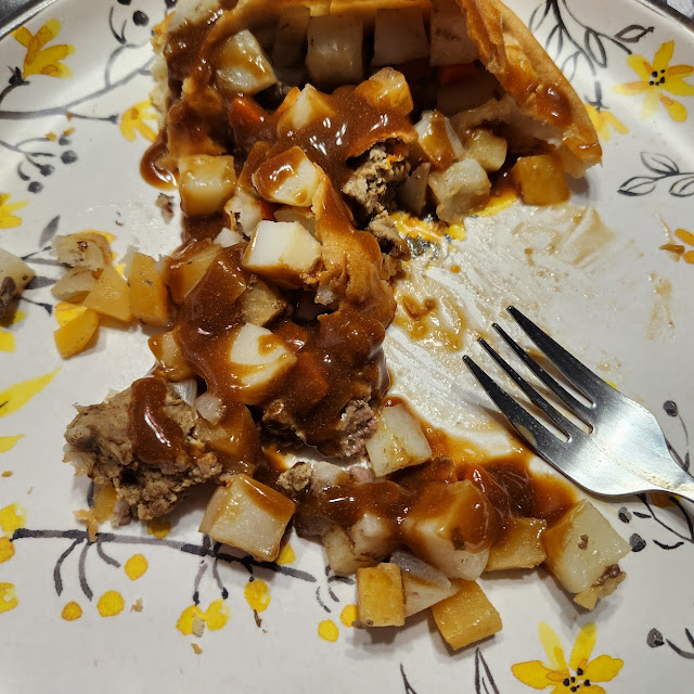 Beef Pasty with Brown Gravy