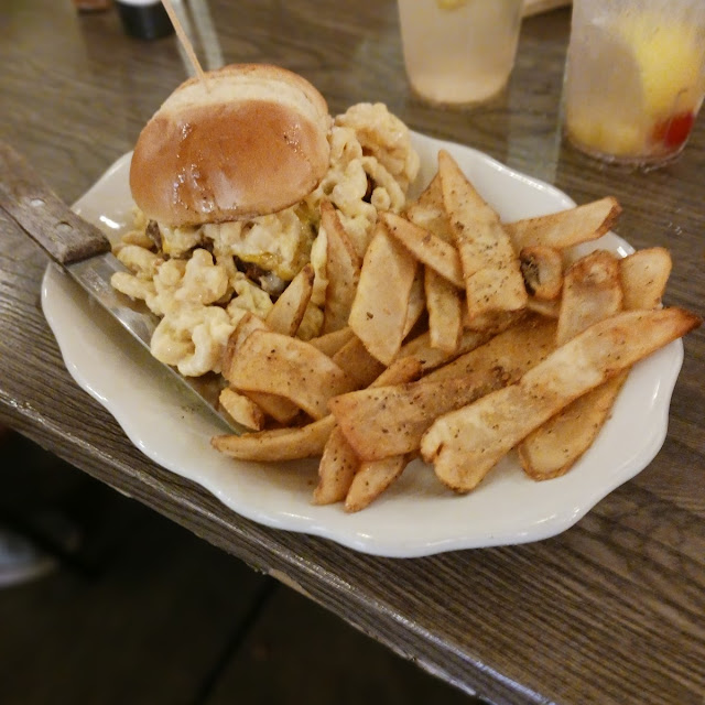 Mac N Cheese Burger
