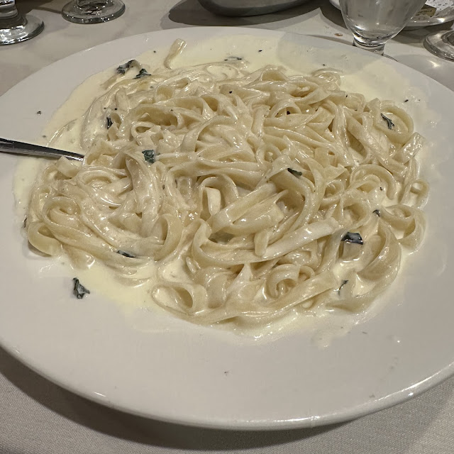Fettuccine Alfredo