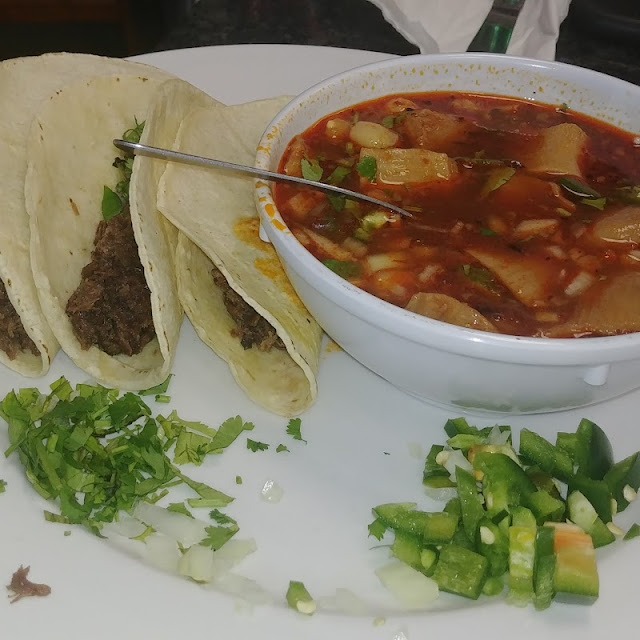 Menudo Con Tacos de Barbacoa