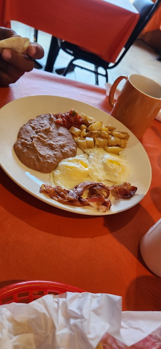 Los Gallos Mexican Restaurant