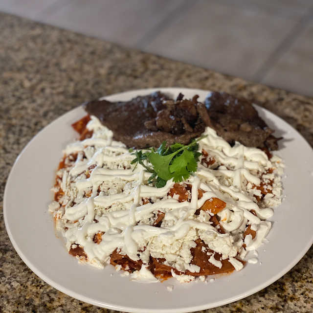 Chilaquiles Rojos Con Carne Asada