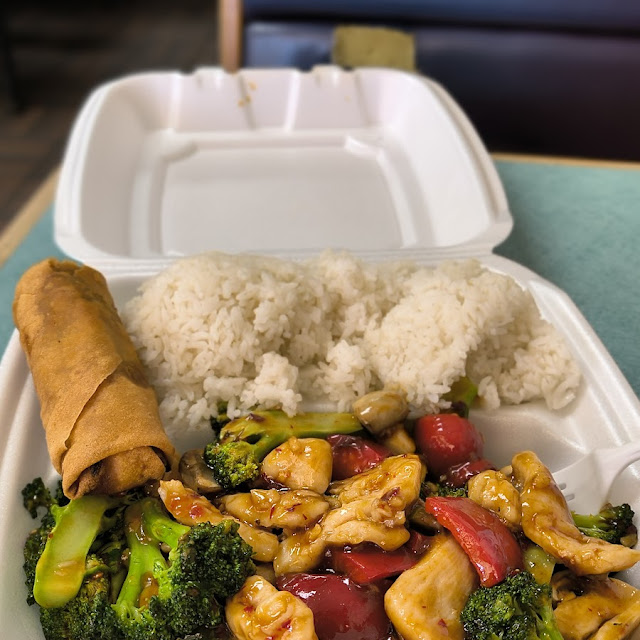Garlic Chicken with White Rice and a Spring Roll
