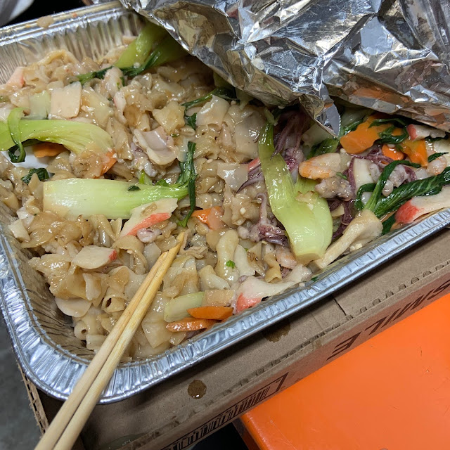 Stir-Fried Seafood with Vegetables