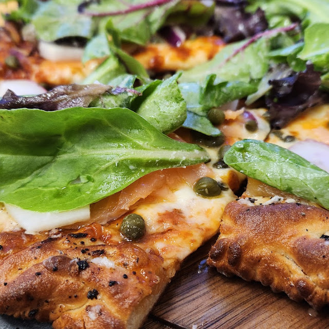 14 Smoked Salmon Pizza