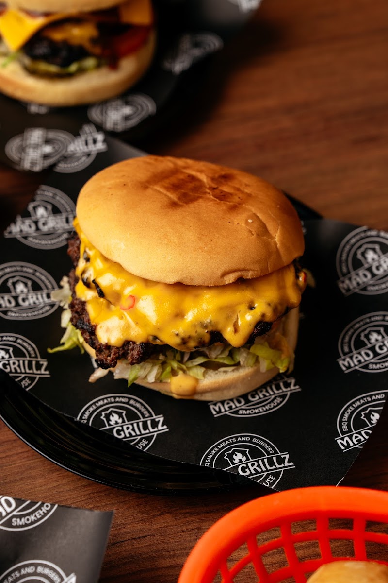 MAD GRILLZ SMOKEHOUSE GLENMORE PARK