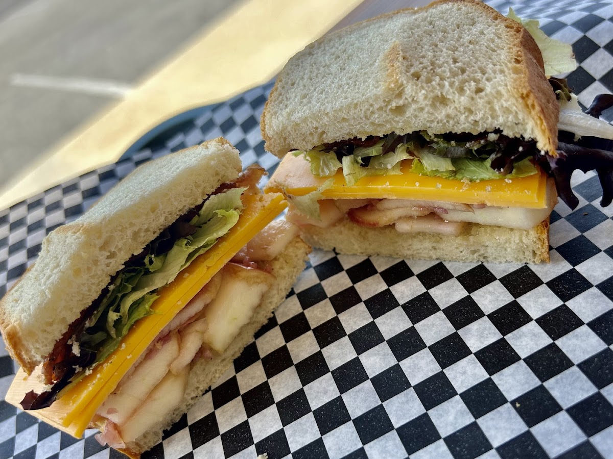 Madelina's Eatery