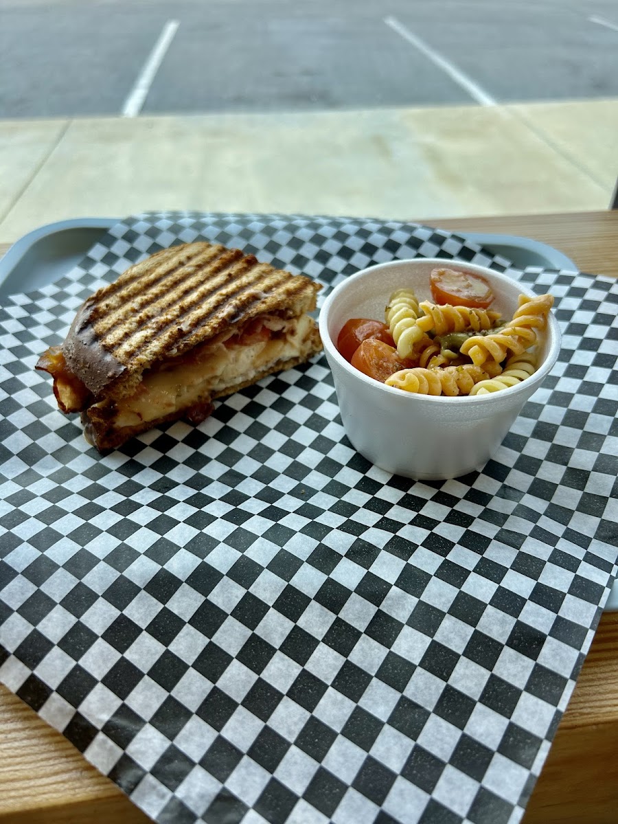 Madelina's Eatery