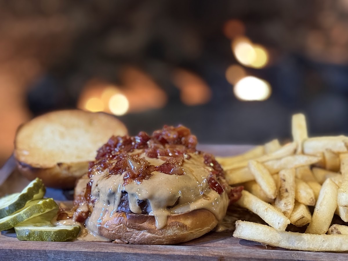 Maple grove pub&grill