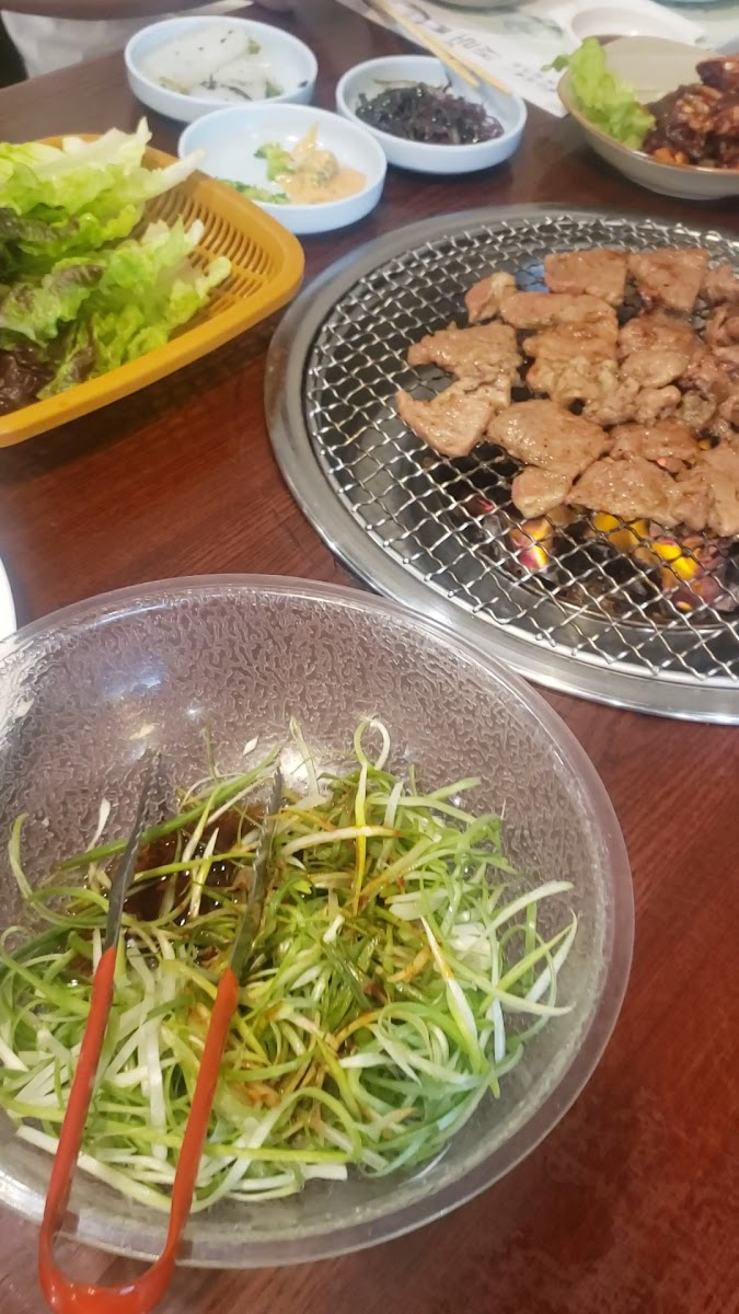 미친돼지갈비(Michin dwaeji galbi)