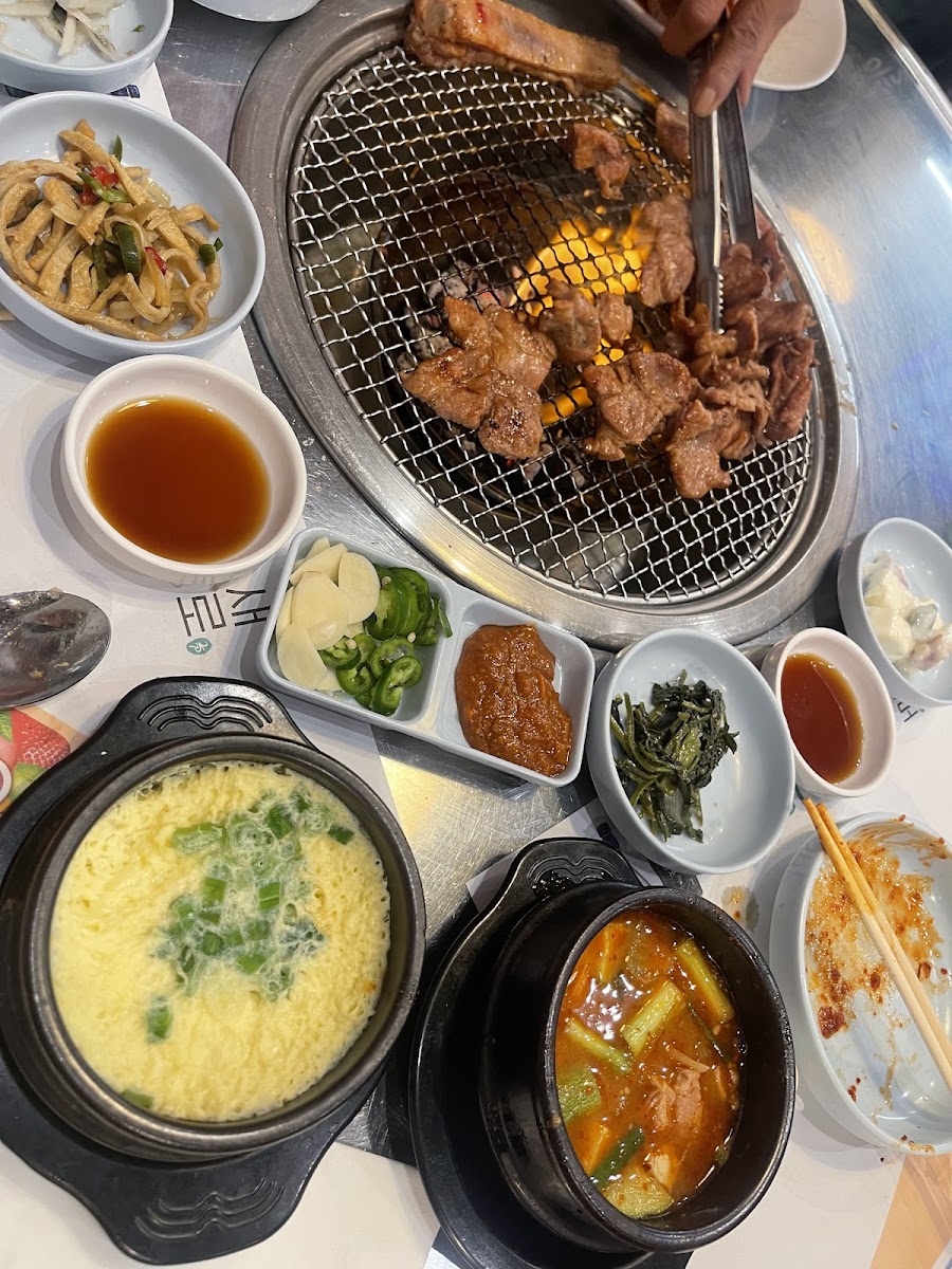 미친돼지갈비(Michin dwaeji galbi)