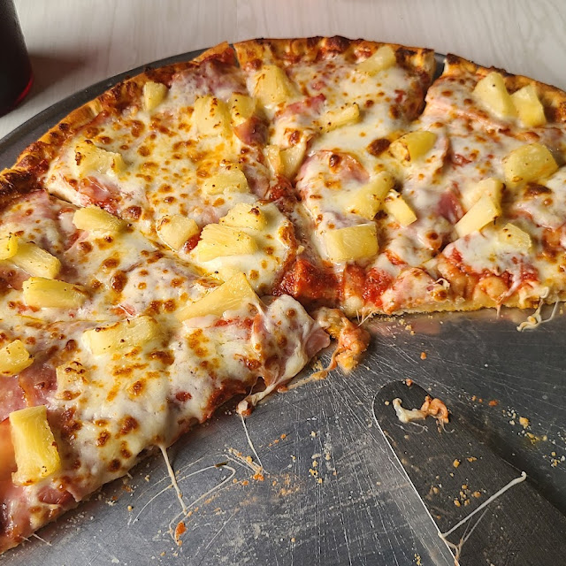 Hawaiian Pizza