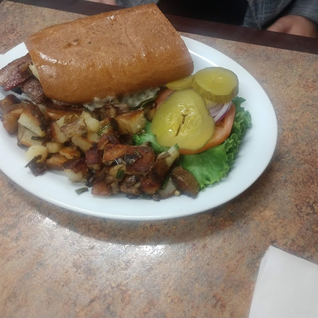 Charbroiled Burger with Bacon and Swiss