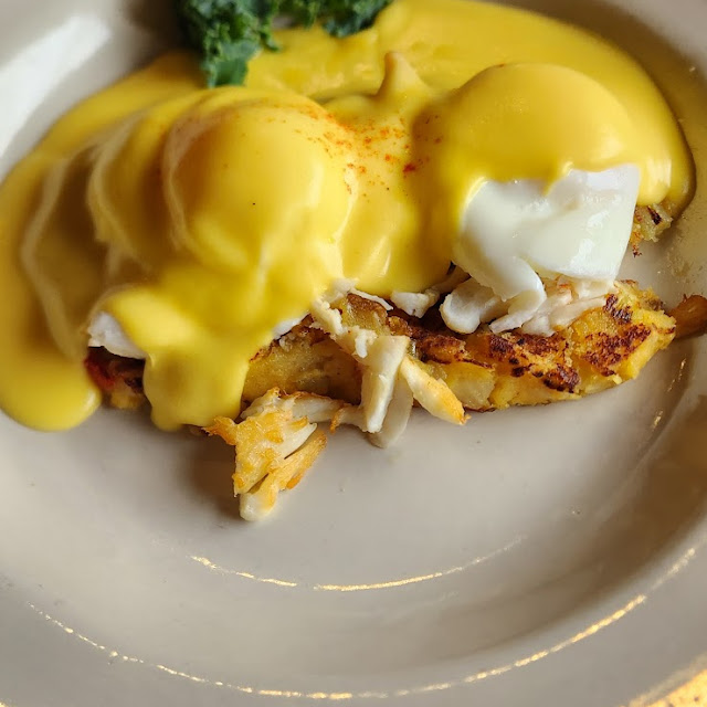 Lump Crab Benedict and Hash Browns