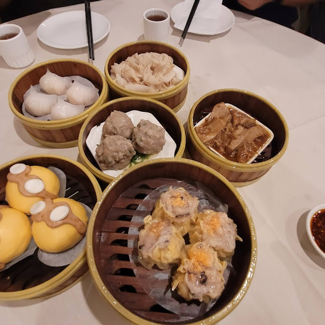 pork & shrimp dumplings 鲜虾烧卖 j