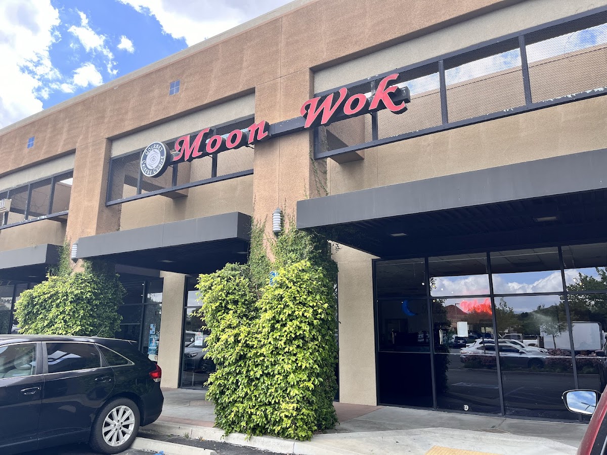 Moon Wok