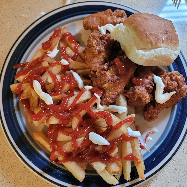 French Fries with 6 Piece Chicken Wing Dings and a Bread