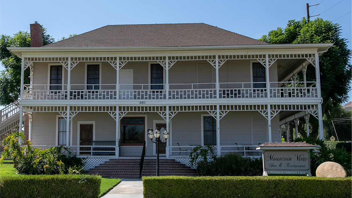 Mountain View Inn & Restaurant