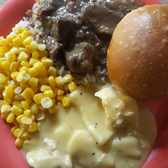 Buffett with Cold Chicken and Dumplings